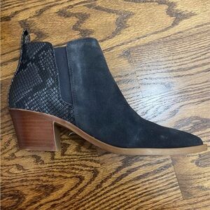 Dolce Vita Blue/Grey Suede Ankle Boots with Snakeskin Size 7.5